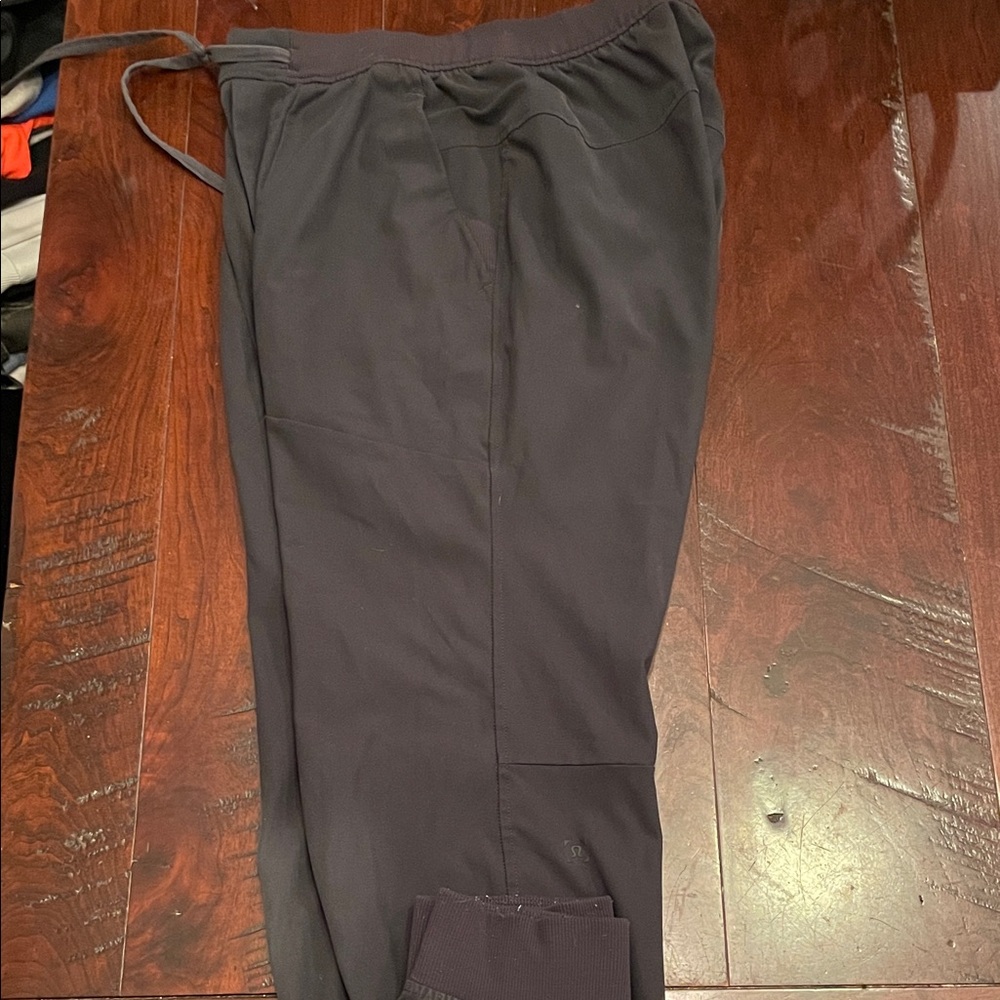 Lululemon Athletica Men's XS Black joggers